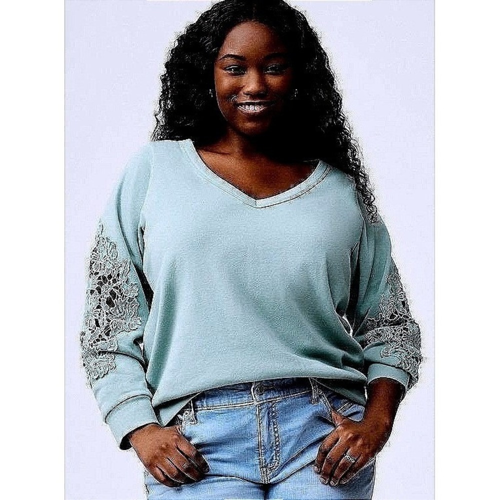NWT Torrid Cozy Fleece V-Neck Crochet Sweatshirt 3X